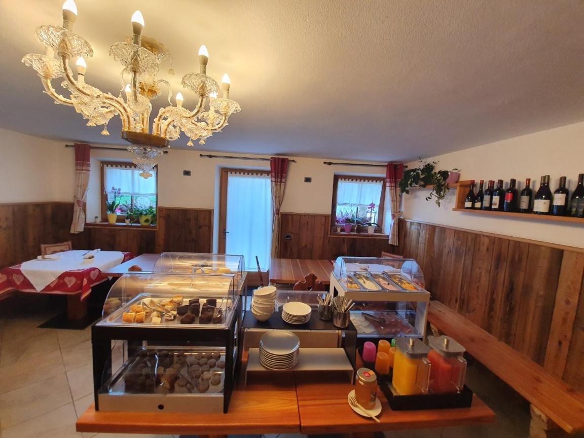 Hotel Chalet Val Di Rabbi Exterior photo
