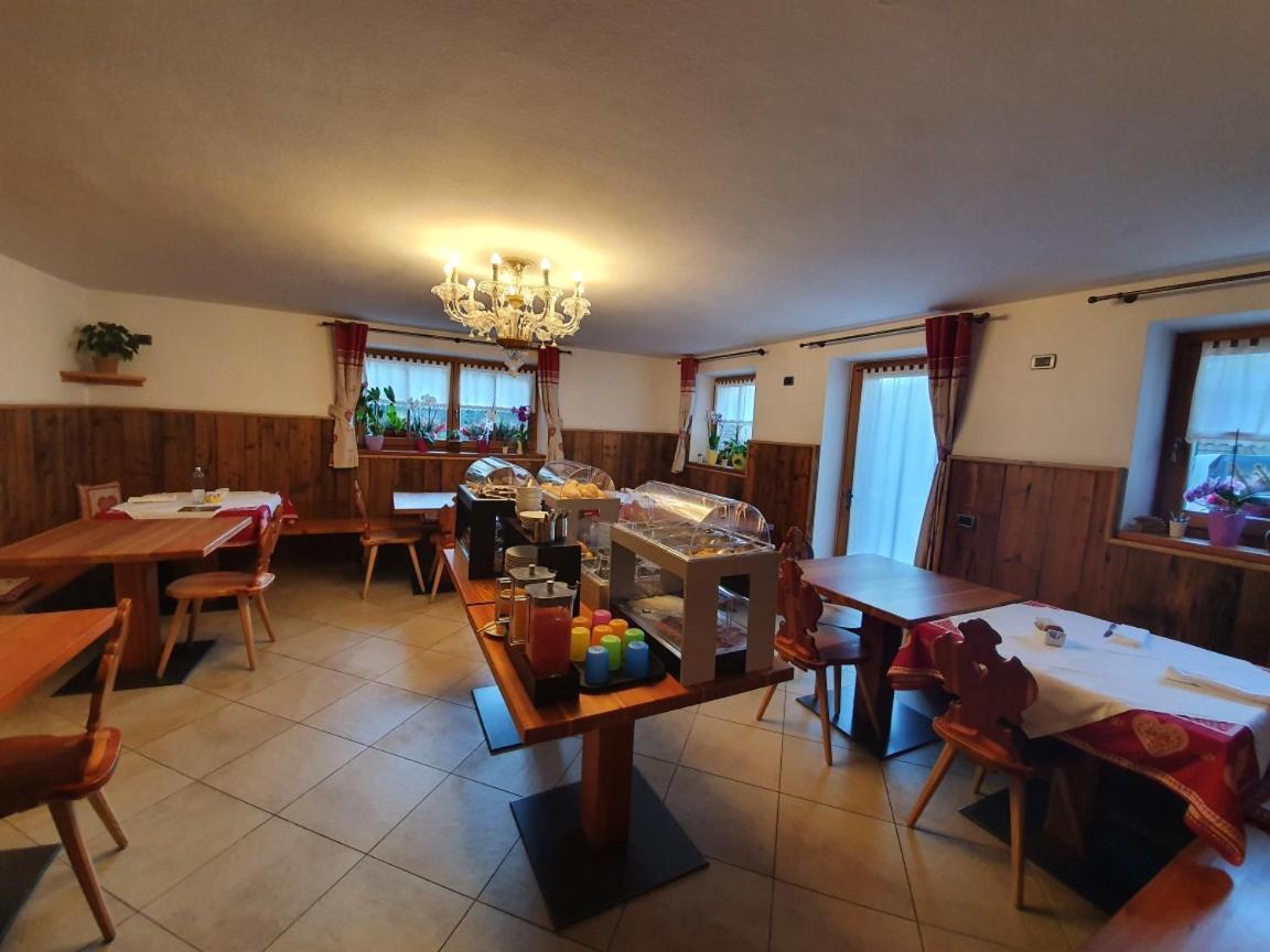 Hotel Chalet Val Di Rabbi Exterior photo